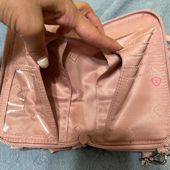 Vera Bradley RFID All in One Crossbody in Sweethearts and Flowers - Picture 6 of 9